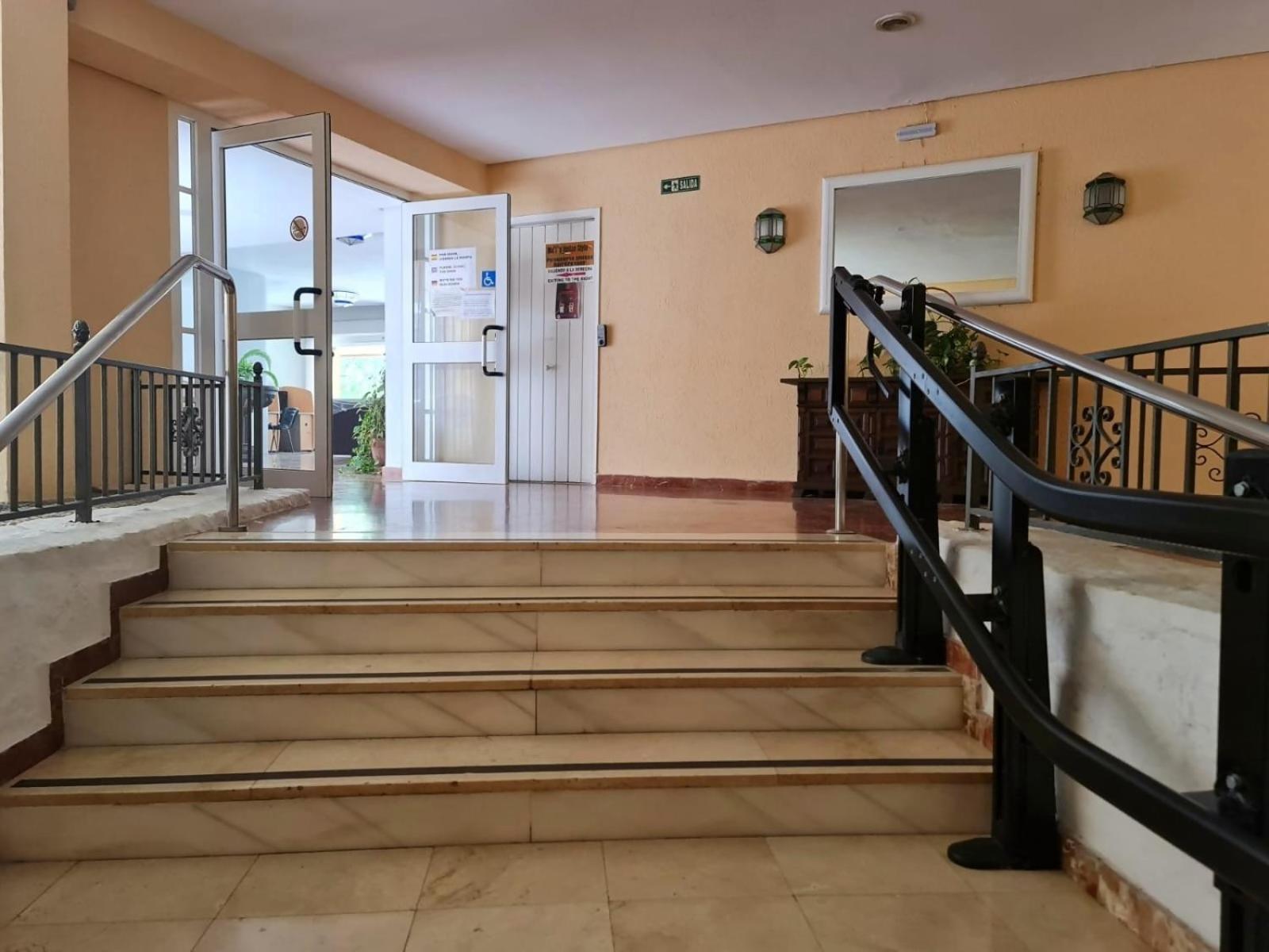 Estudio Aguila Prive Aceptamos Mascotas Benalmadena
